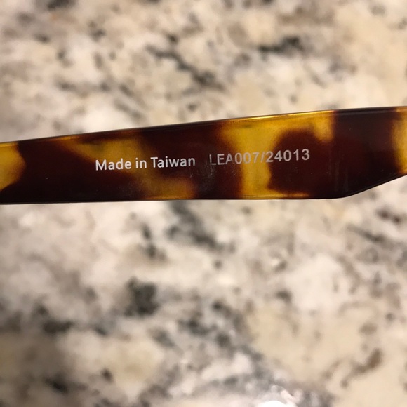 Osh Kosh B’gosh kids tortoise shell Sunglasses EUC - Picture 3 of 4